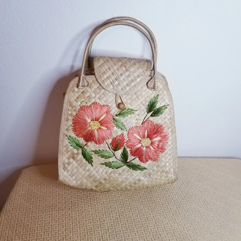 Paper straw purse with embroidered flowers